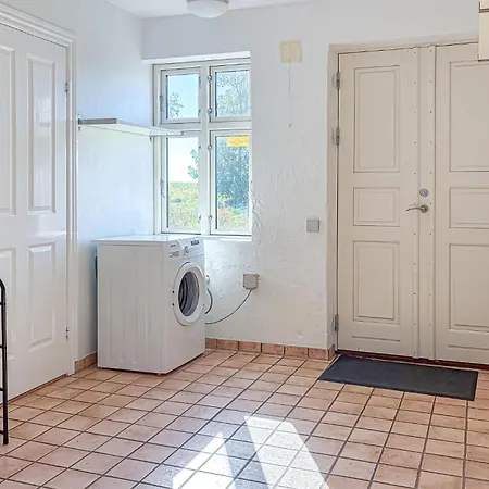 Vakantiehuis In With House Sea View Roslev